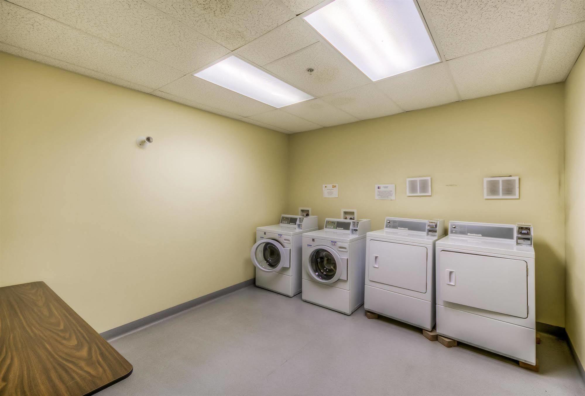 Motel 6-Estevan, Sk エクステリア 写真