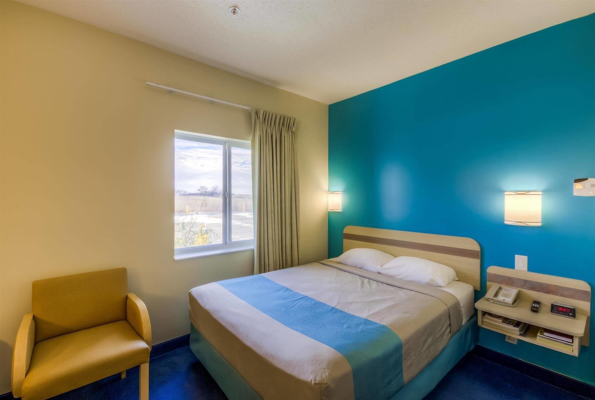 Motel 6-Estevan, Sk エクステリア 写真