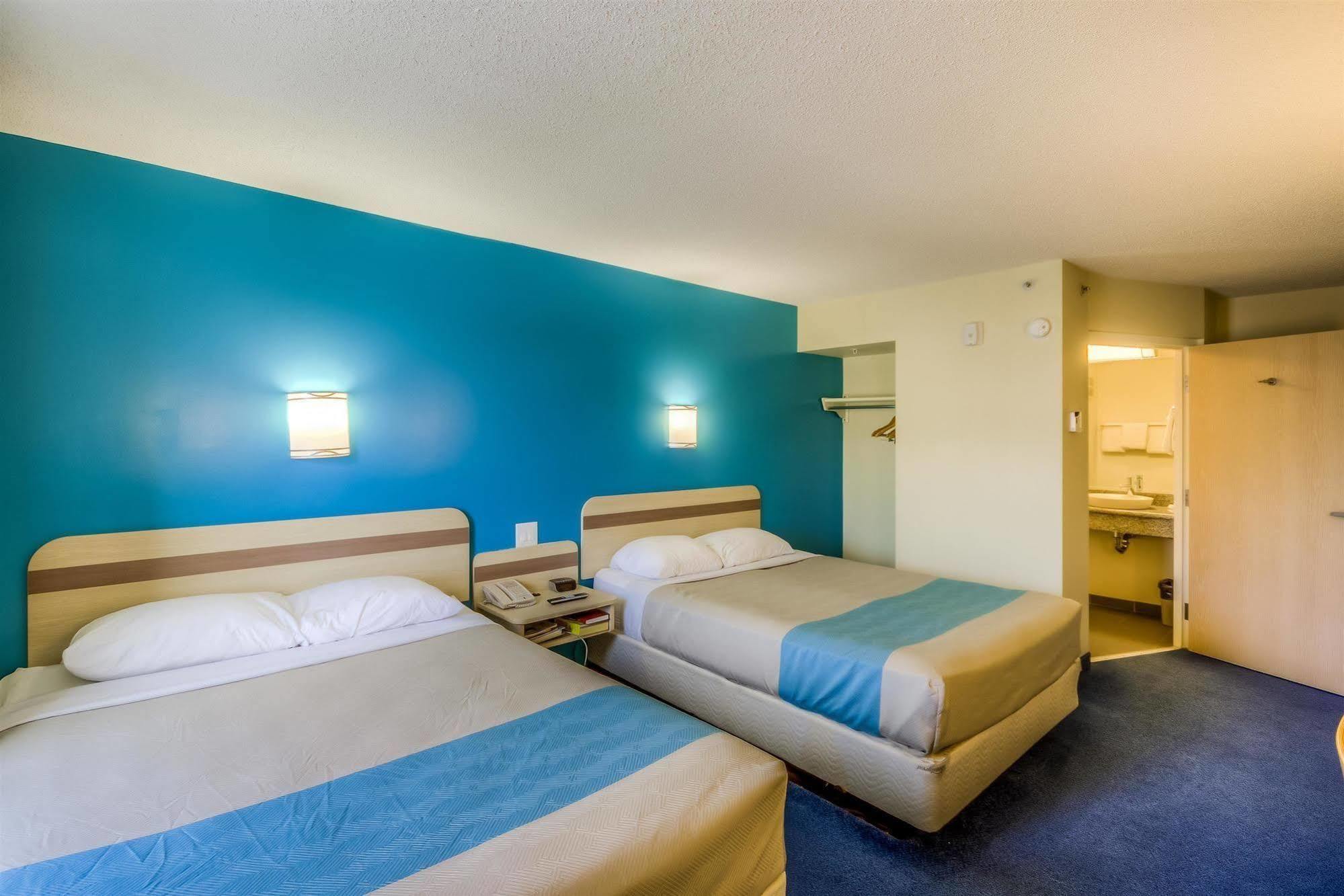 Motel 6-Estevan, Sk エクステリア 写真